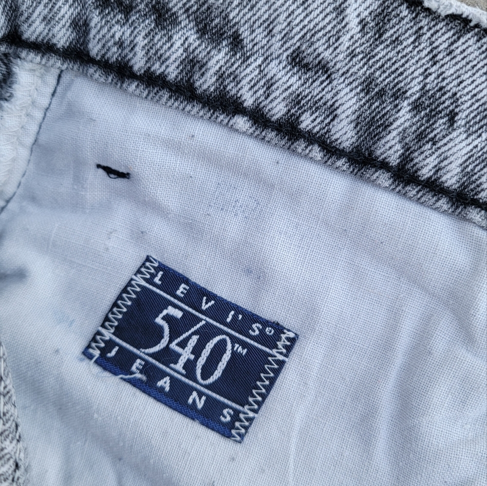 Vintage Levi's acid wash Jean shorts 1991